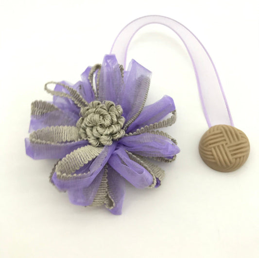 1 Magnetic flower curtain tie-back, lavender purple. Decoration for curtains and drapes, made in Italy
