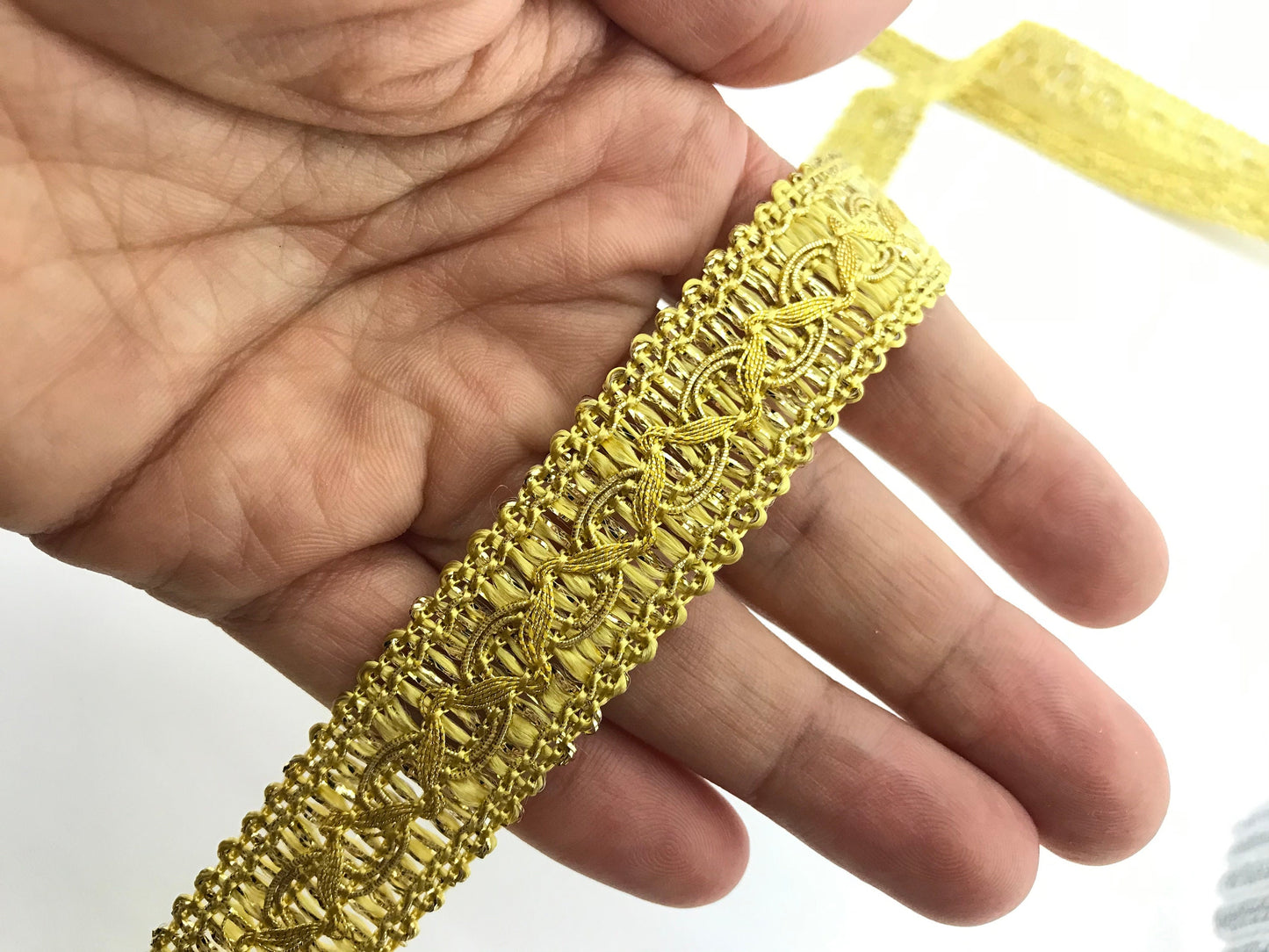1 meter gold sew-on trim 20mm. Fashion decoration for bags, shoes, belts, trousers, and sweaters.