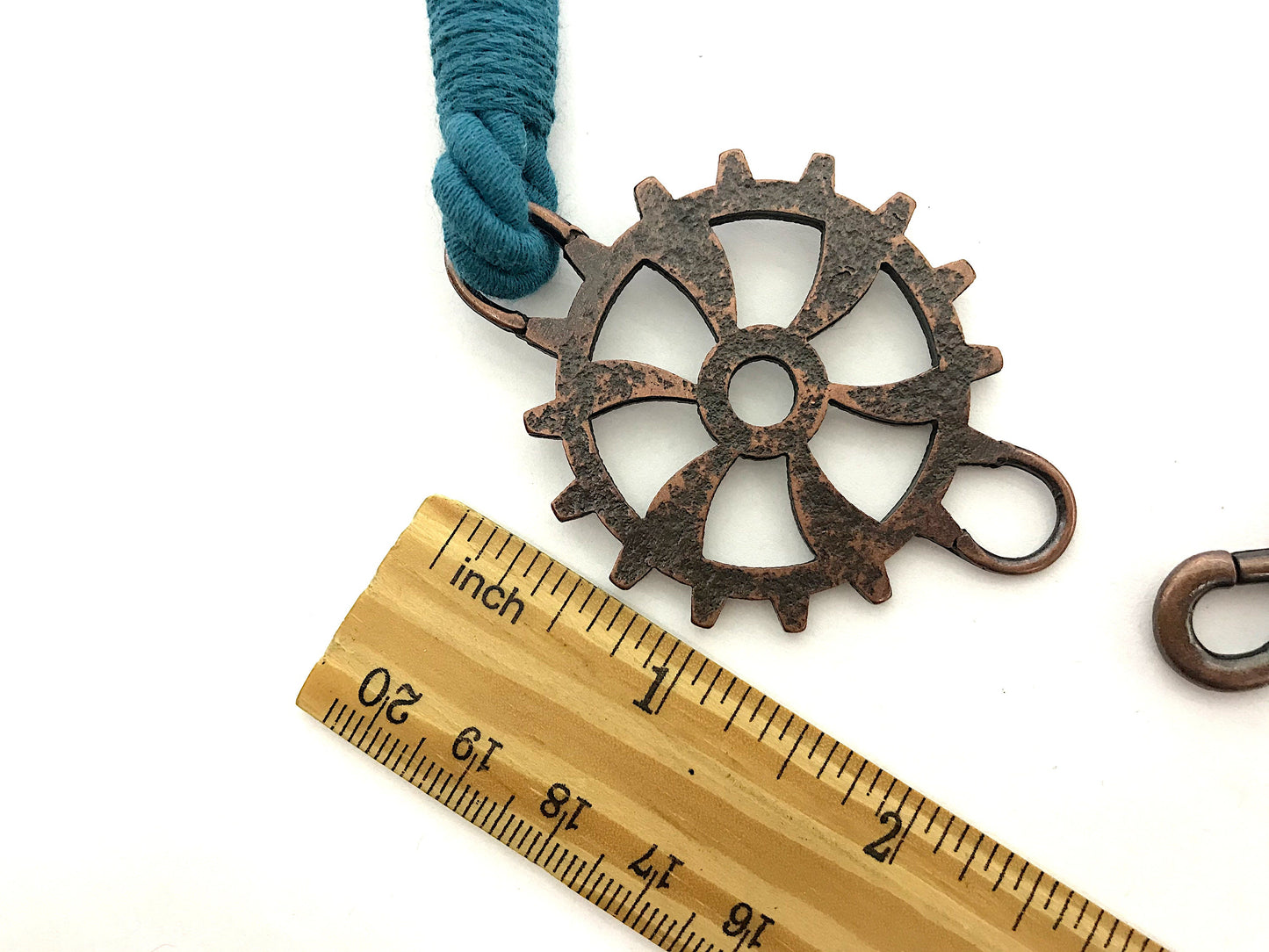Curtain tie-back for industrial-style furnishings, in PETROL GREEN cotton. Furnishings for lofts and open-plan spaces. Made in Italy.