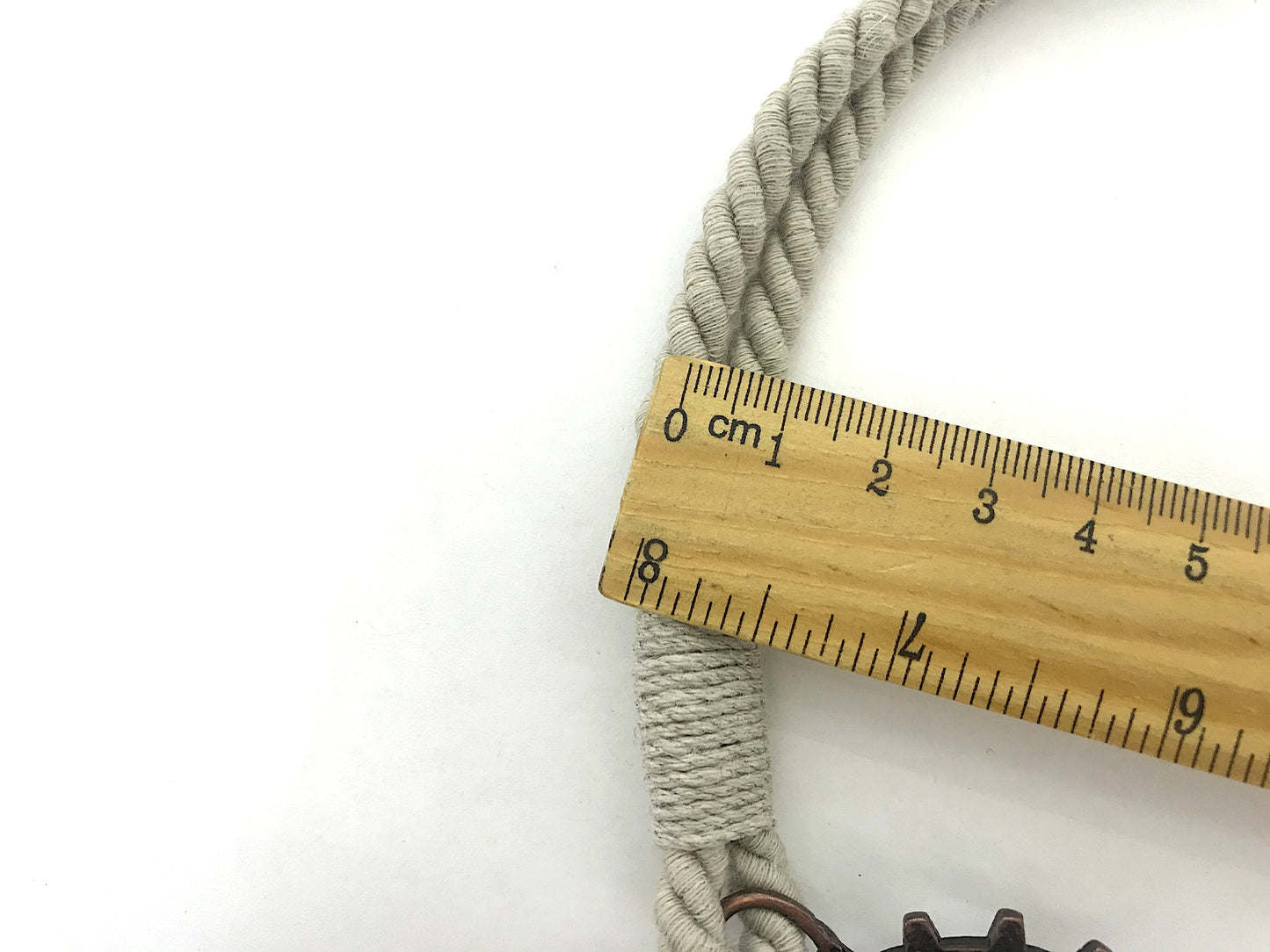 Curtain tie-back for industrial-style settings, in GREY cotton and linen. Fittings for lofts and open-plan spaces. Made in Italy.