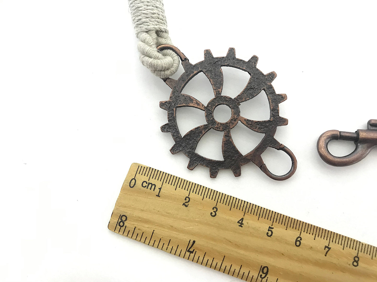 Curtain tie-back for industrial-style settings, in GREY cotton and linen. Fittings for lofts and open-plan spaces. Made in Italy.