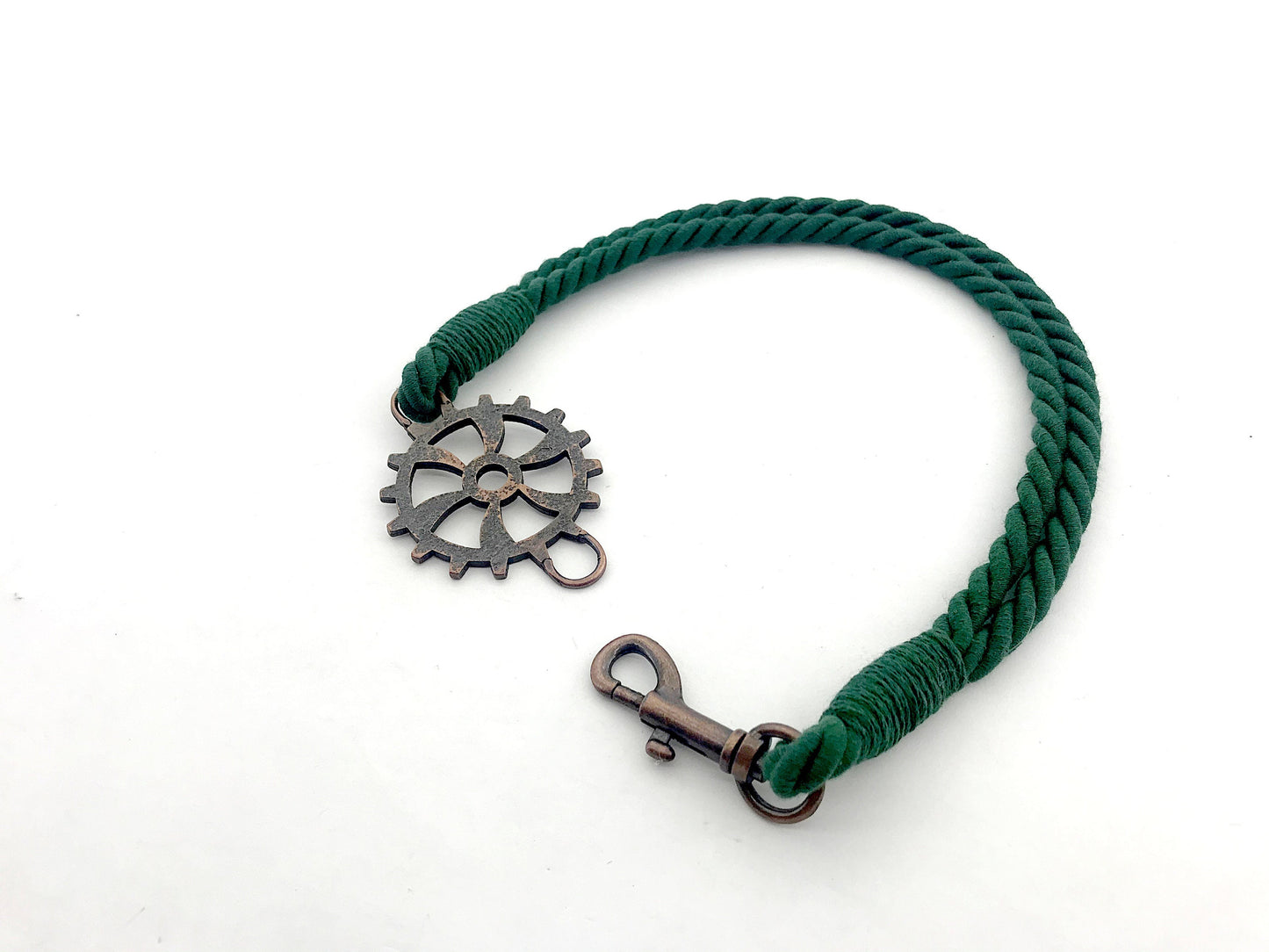 Curtain tie-back for industrial-style settings, in GREEN cotton. Furnishings for lofts and open-plan spaces. Made in Italy.