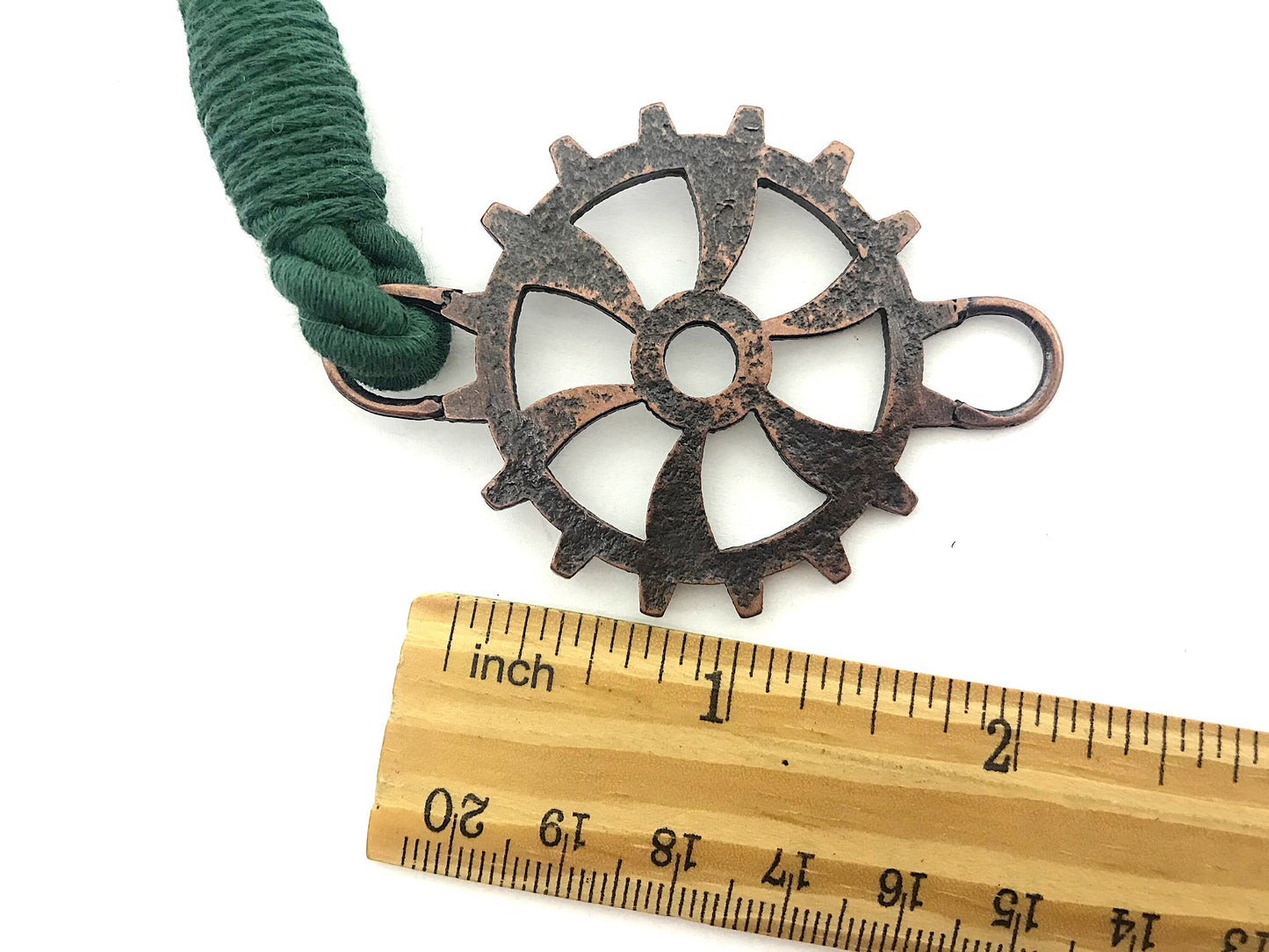 Curtain tie-back for industrial-style settings, in GREEN cotton. Furnishings for lofts and open-plan spaces. Made in Italy.
