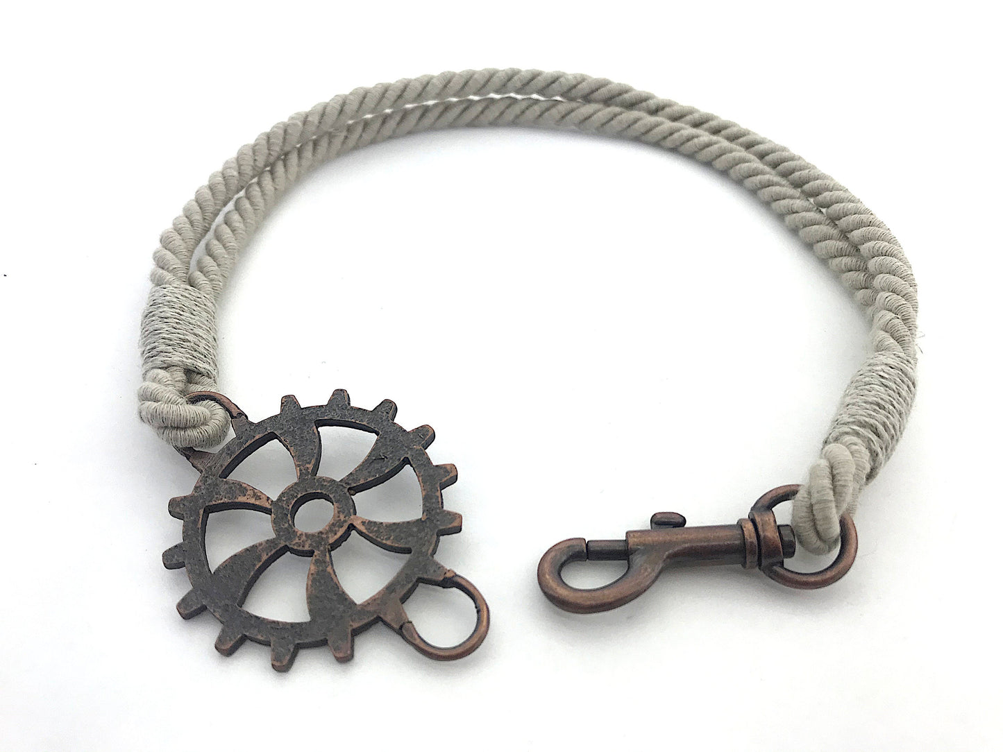 Curtain tie-back for industrial-style settings, in GREY cotton and linen. Fittings for lofts and open-plan spaces. Made in Italy.