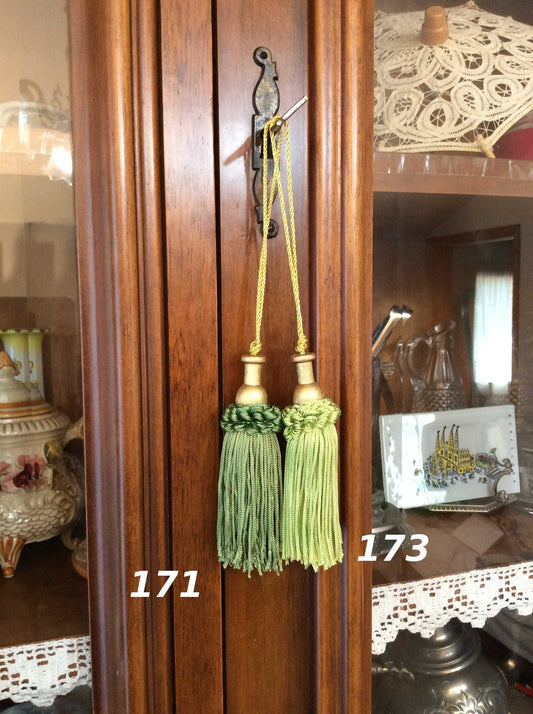 Shabby Chic Key Tassel Bow 11cm - Made in Florence