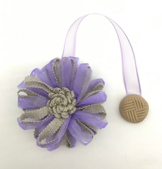 1 Magnetic flower curtain tie-back, lavender purple. Decoration for curtains and drapes, made in Italy