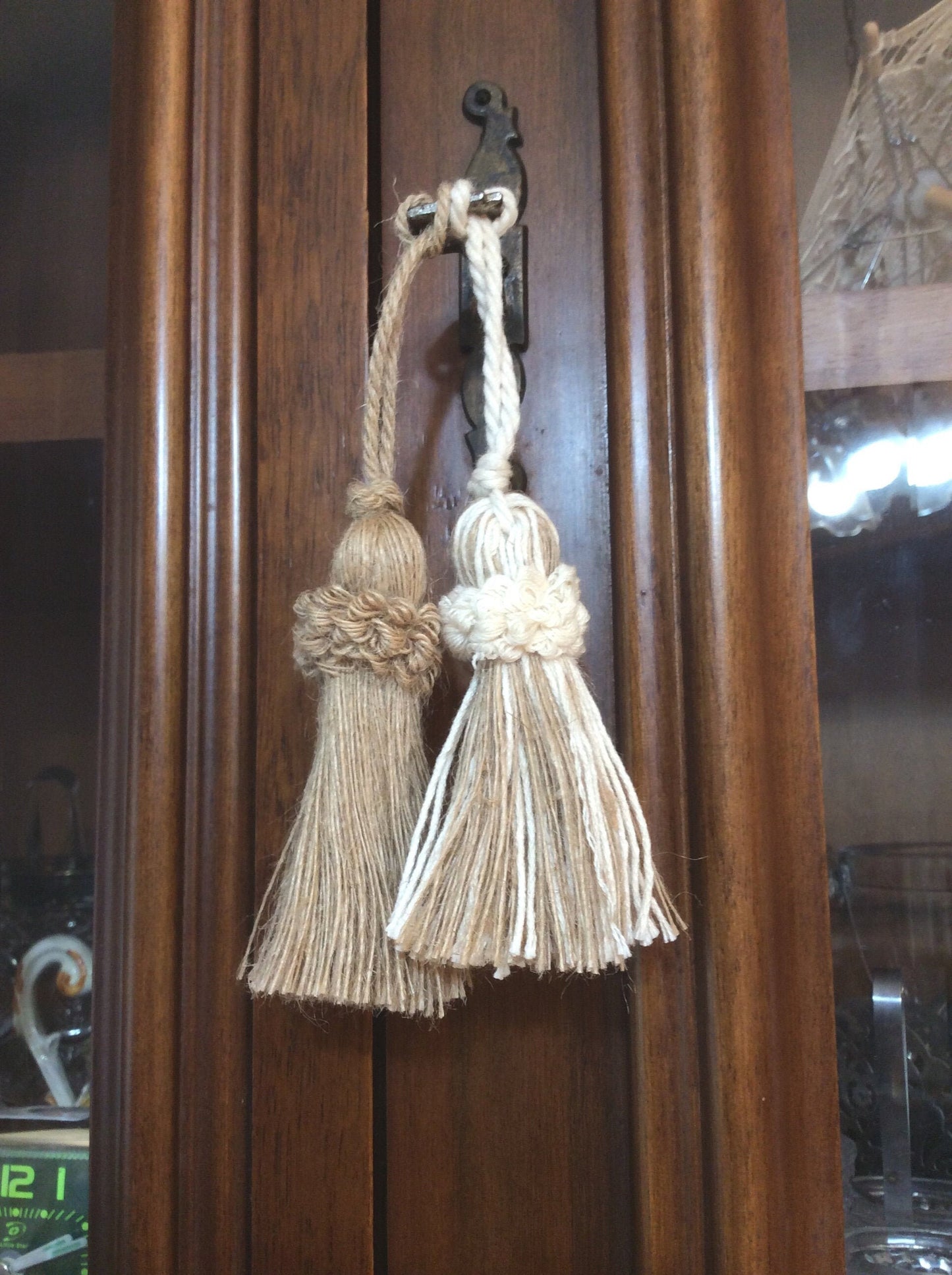 Natural Jute Tassel Bow Keyring 8cm - Made in Florence