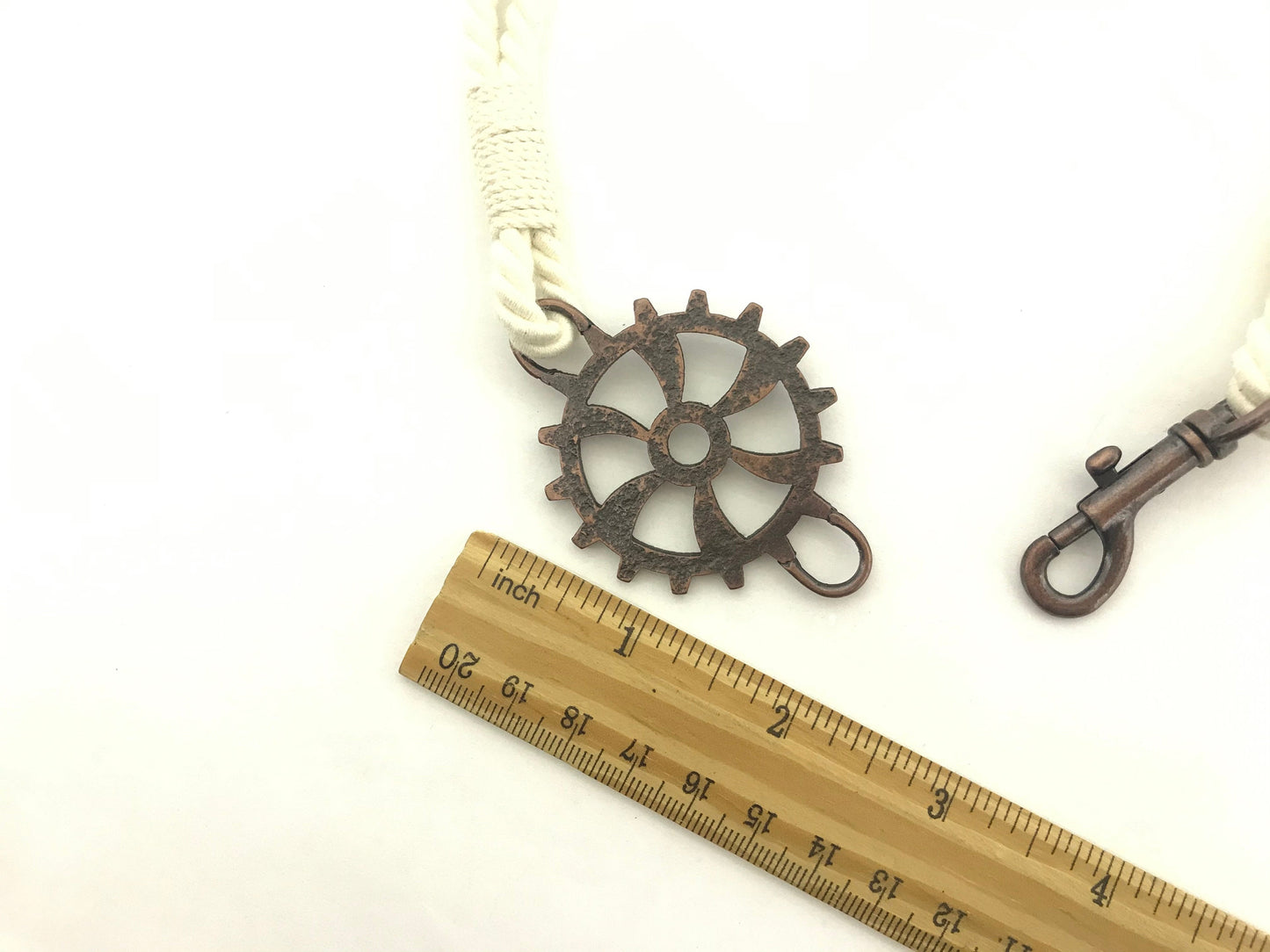 Curtain tieback for industrial style settings, in eco-friendly WHITE cotton. Ideal for lofts and open spaces. Made in Italy.
