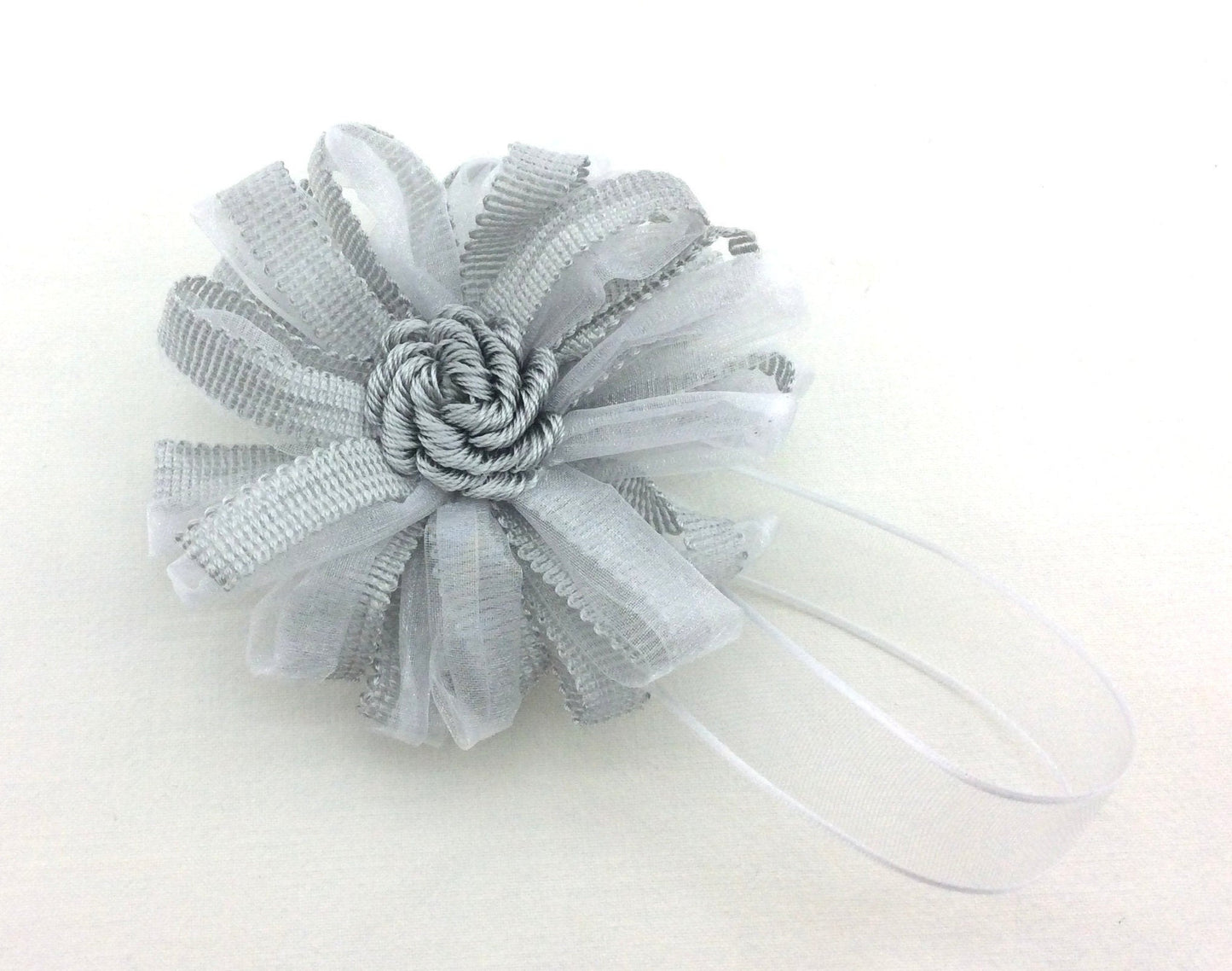 1 Pearl gray flower magnetic tie-back. Decoration for curtains, Made in Italy, shabby chic decor, gift for her.