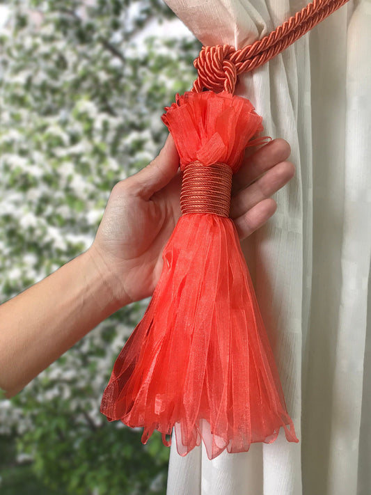 1 Large, classy curtain tie-back with a large orange organza tassel, a stunning accessory for curtains. Made in Italy.