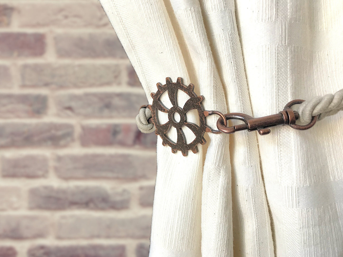 Curtain tieback for industrial-style furnishings, in eco-friendly GREY cotton. Furnishings for lofts and open-plan spaces. Made in Italy.