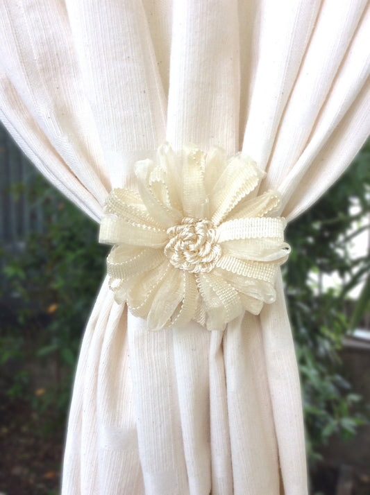 Flower Magnetic Curtain Tie-Back Cream Color – Made in Italy Curtain Magnet